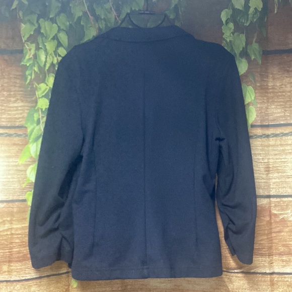 🦋EUC Black Blazer - Picture 2 of 5